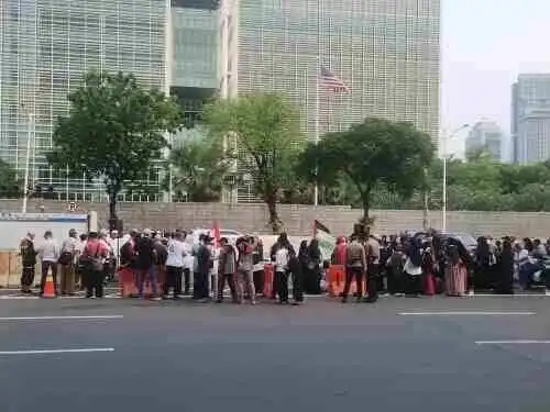 Aksi Ke-51 AWG Guncang Depan Kedubes AS, Soroti 1.000 Hari Konflik Gaza dan Nasib Anak Palestina