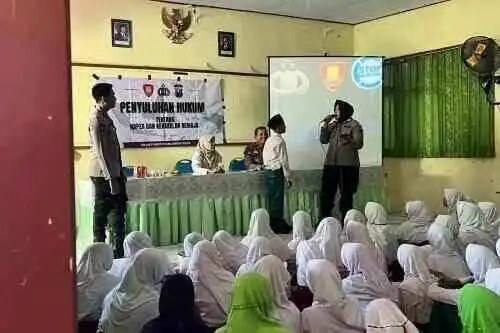 Polres Probolinggo Kota Edukasi 256 Siswa SMPN 4 Waspadai Bahaya NAPZA Saat MPLS 2026