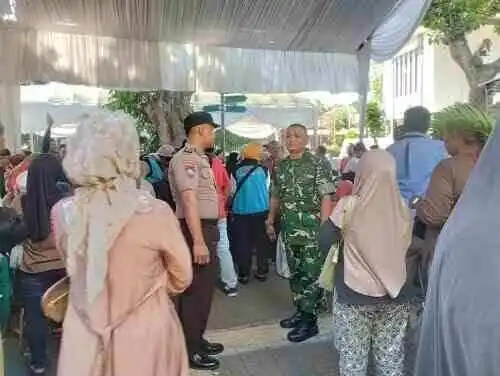 Koramil 0820-01/Kanigaran Pastikan BLT DBHCHT Tepat Sasaran, Warga Terima Manfaat