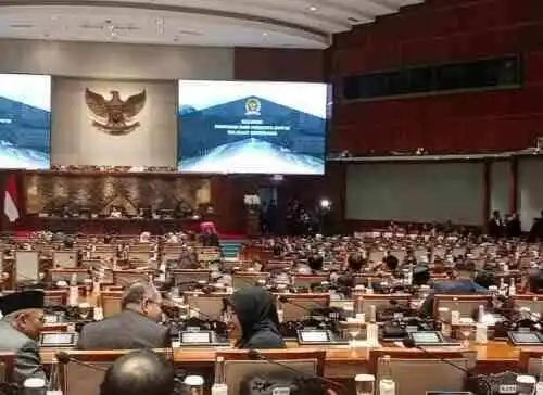 Sidang Paripurna DPR RI Sahkan RUU Strategis dan Tutup Masa Persidangan 2025–2026
