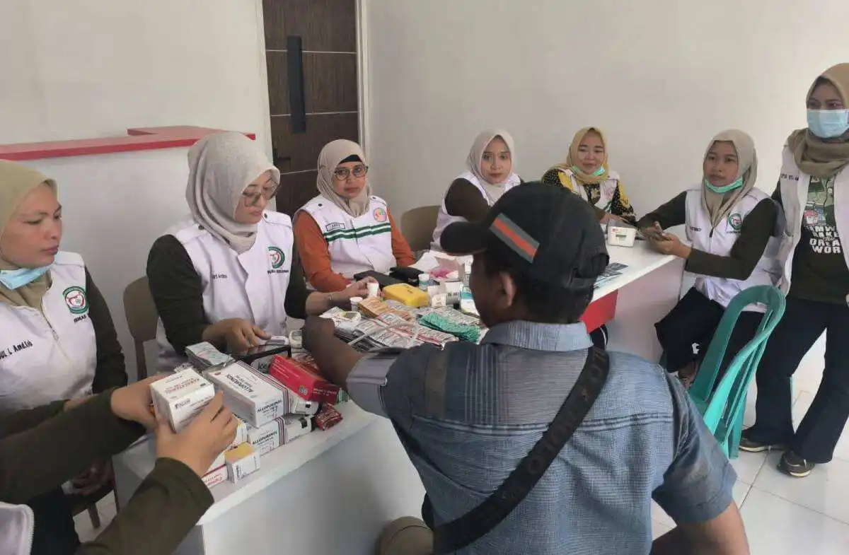 Penutupan TMMD 129 Bojonegoro Diwarnai dengan Layanan Kesehatan Gratis Penutupan TMMD 129 Bojonegoro Diwarnai dengan Layanan Kesehatan Gratis