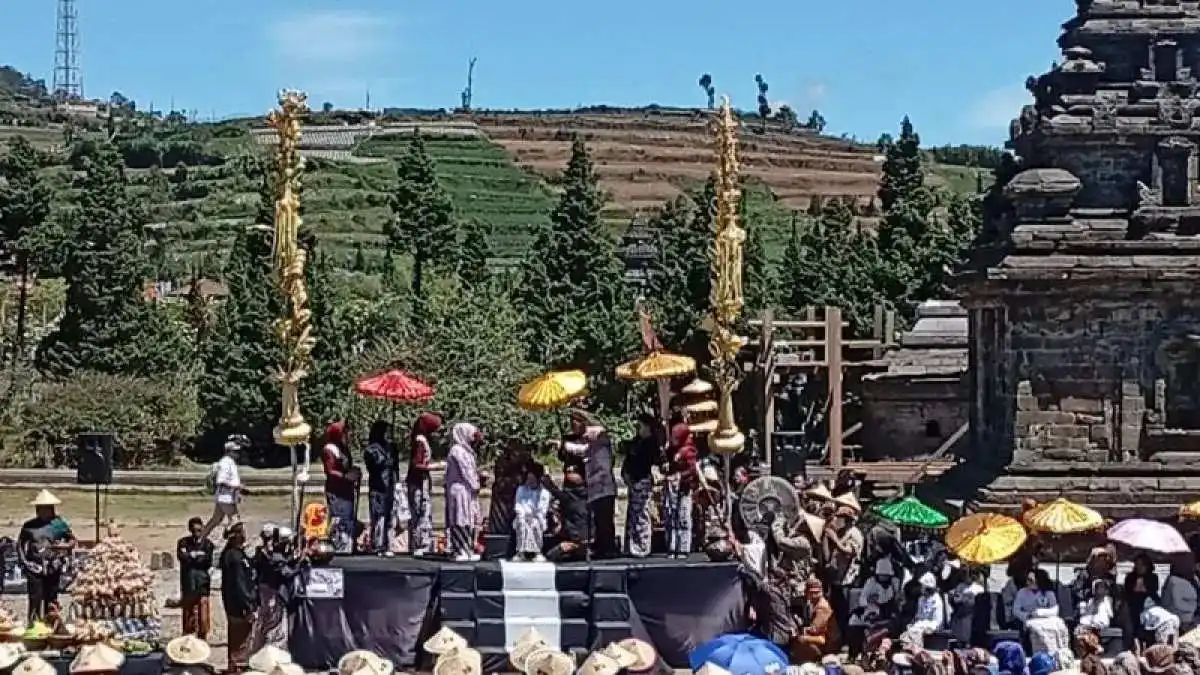 Daya Tarik Tradisi Ruwatan Anak Gimbal di Dieng Culture Festival 2026