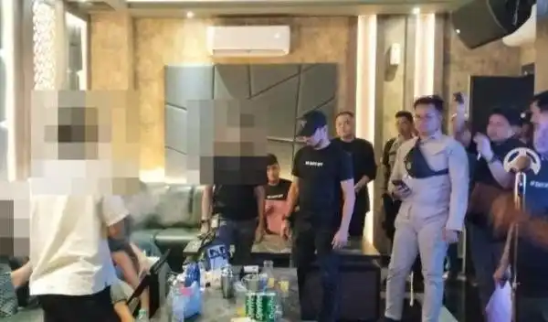 Razia Minuman Keras di Cirebon