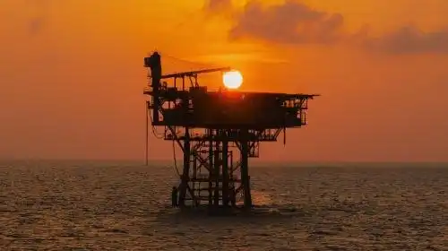 Kenaikan Saham Emiten Minyak di Tengah Lonjakan Harga Minyak Brent