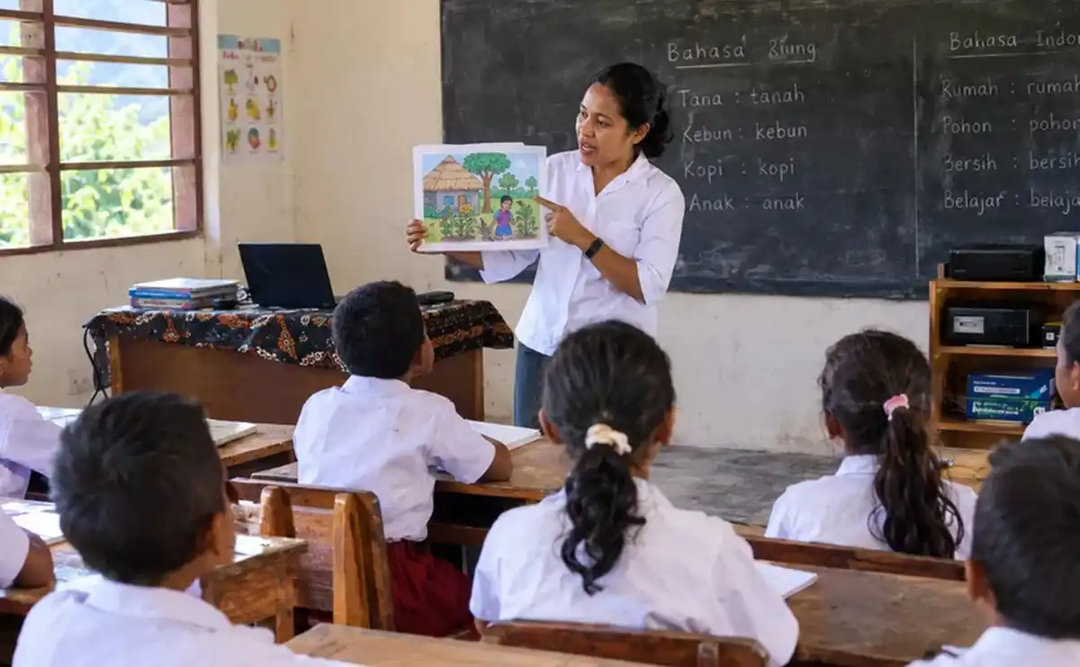 Tantangan Pendidikan di Riung Barat dan Pemanfaatan Bahasa Ibu