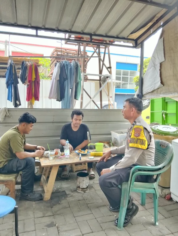 POLIRAN, Aipda Ilyas Sambangi Warga Sukamulya dan Sosialisasikan 110