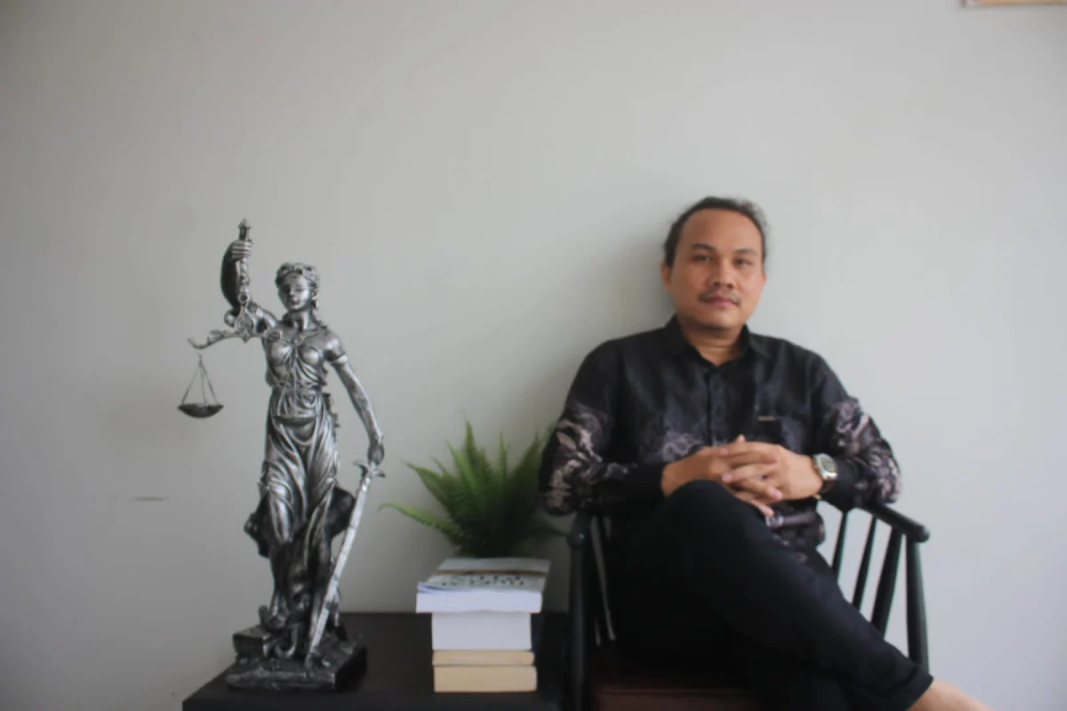 Independensi Kehakiman Diuji, Sembilan Hakim MK Dilaporkan ke MKMK