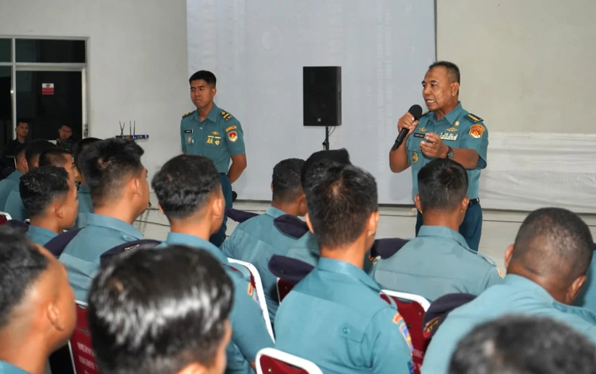 Tingkatkan Kesadaran dan Ketaatan Prajurit : Diskum Kodaeral XIV Sorong Gelar Penyuluhan Hukum Disiplin Militer