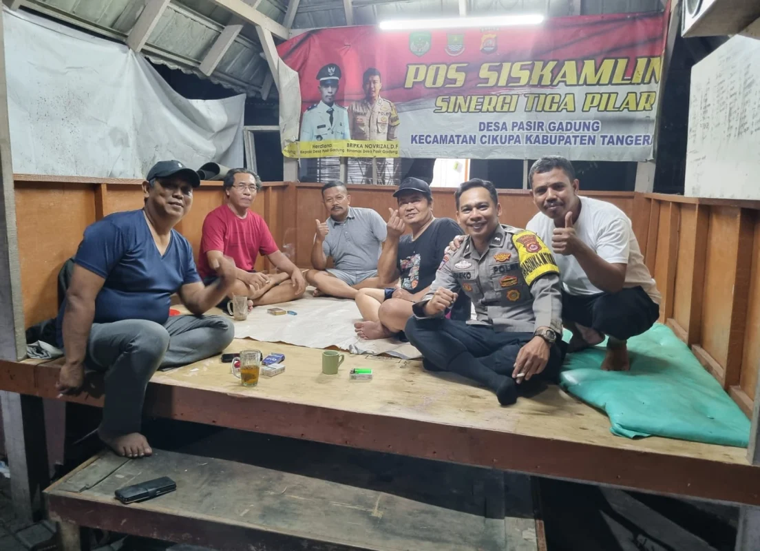 Ronda Siskamling Bersama Warga, Aipda Dieko A Perkuat Kamtibmas di Pasir Gadung