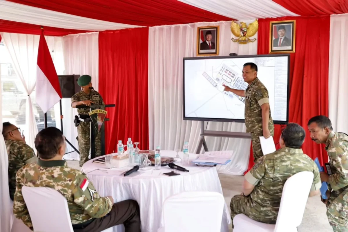 Wapang TNI Bersama Menhan RI Tinjau Kesiapan Yonif TP di Kalimantan Utara