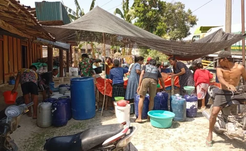 Kodim Bojonegoro Distribusikan 160 Ribu Liter Air Bersih ke 13 Desa Krisis Kekeringan