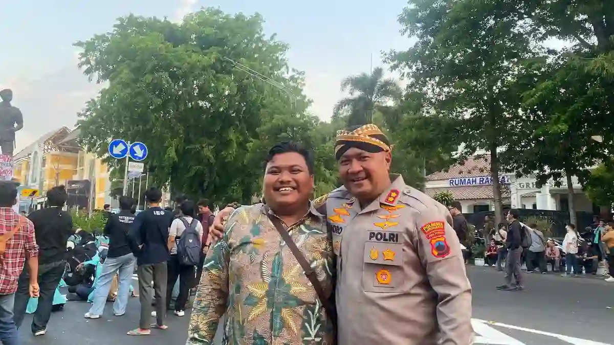 Di Tengah Aksi Mahasiswa Solo, Kapolresta Pilih Berbaur dan Melayani