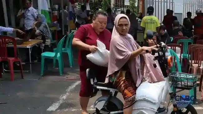 Digitalisasi Perlinsos Pangkas Proses Bansos, Pendaftaran Bisa Tuntas dalam Hitungan Menit