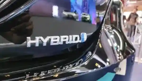 Toyota Kembangkan Sistem Hybrid Baru dengan Target Efisiensi BBM Naik hingga 15 Persen