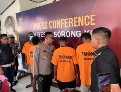 Polresta Sorong Kota Ungkap Jaringan Ganja Senilai Rp200 Juta, 4 Tersangka Diamankan 6 Polresta Sorong Kota Ungkap Jaringan Ganja Senilai Rp200 Juta, 4 Tersangka Diamankan