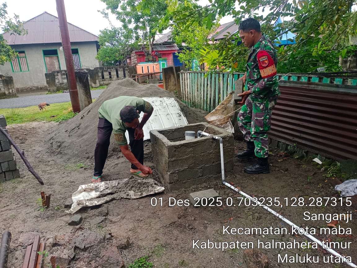 Dekat dengan Warga, Babinsa Koramil 03/Maba Bantu Warga Bangun Tembok Pelindung Mesin Air 1 IMG 20251201 WA0199