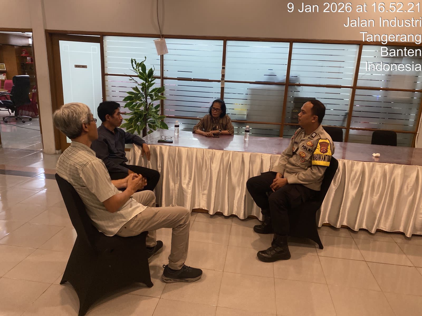 Bhabinkamtibmas Polsek Cikupa Lakukan Himbauan Kamtibmas Jelang Ibadah Natal di PT Choosen Mitra Abadi 1 IMG 20260110 WA0044