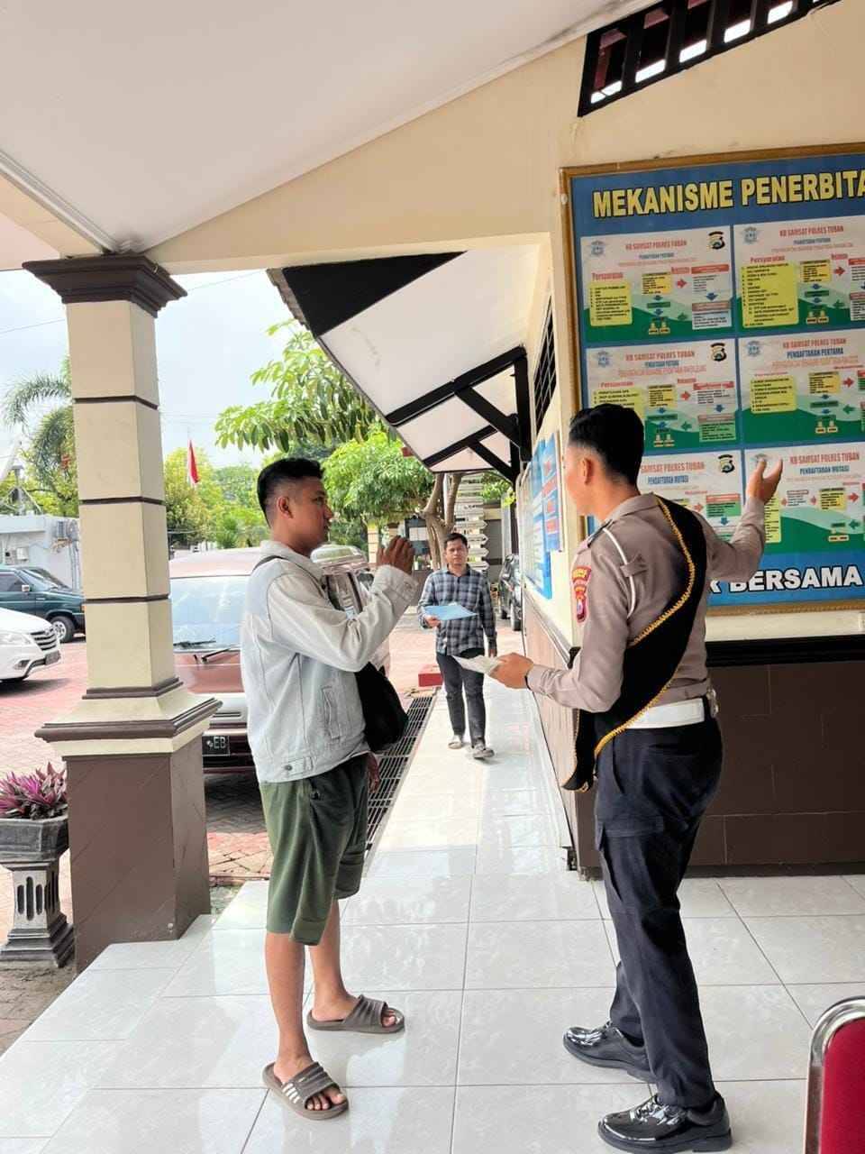 Bukan Menilang, Tapi Menenangkan: Cara Baru Polisi Mendekat ke Warga Bukan Menilang, Tapi Menenangkan: Cara Baru Polisi Mendekat ke Warga
