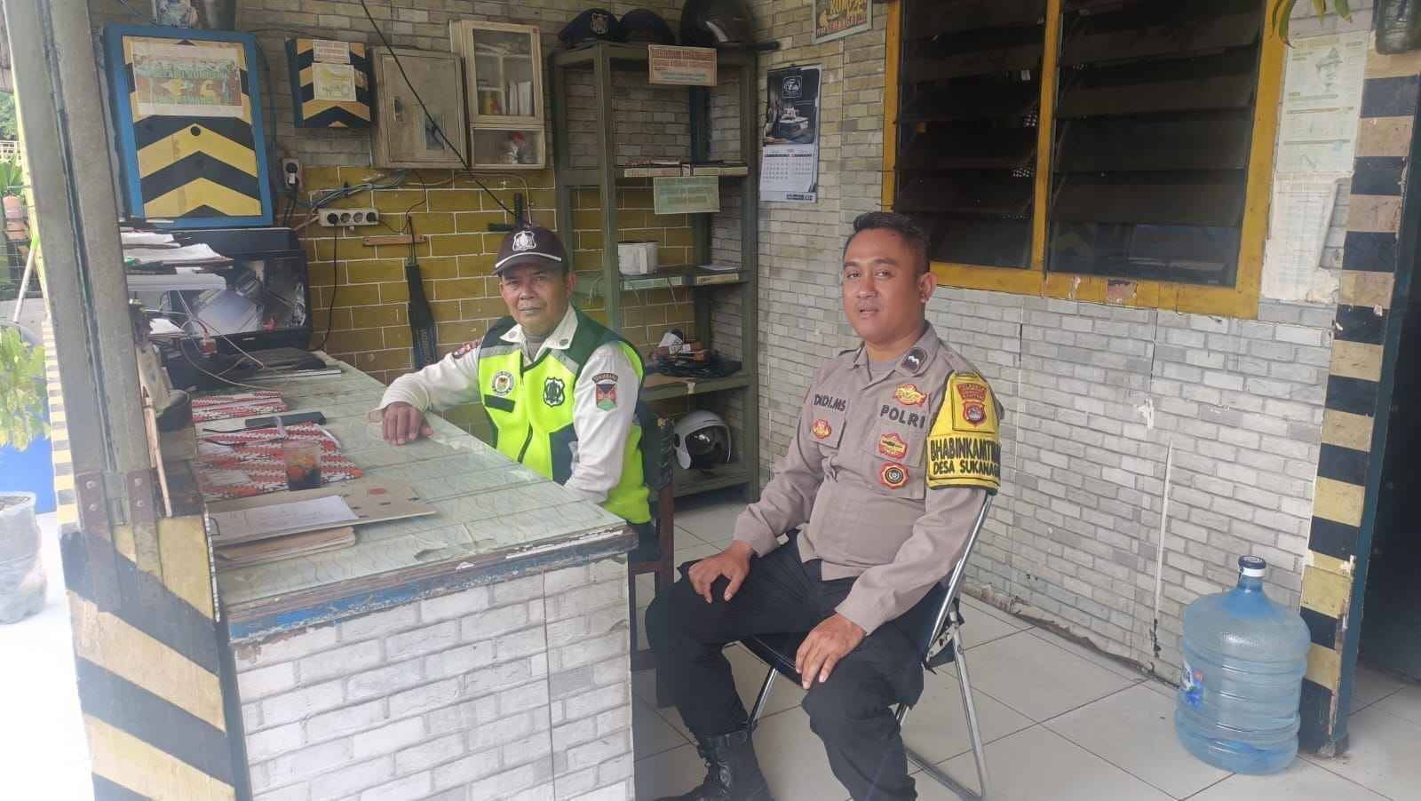 Bhabinkamtibmas Polsek Cikupa Laksanakan DDS/Sambang di Desa Sukanagara Bhabinkamtibmas Polsek Cikupa Laksanakan DDS/Sambang di Desa Sukanagara