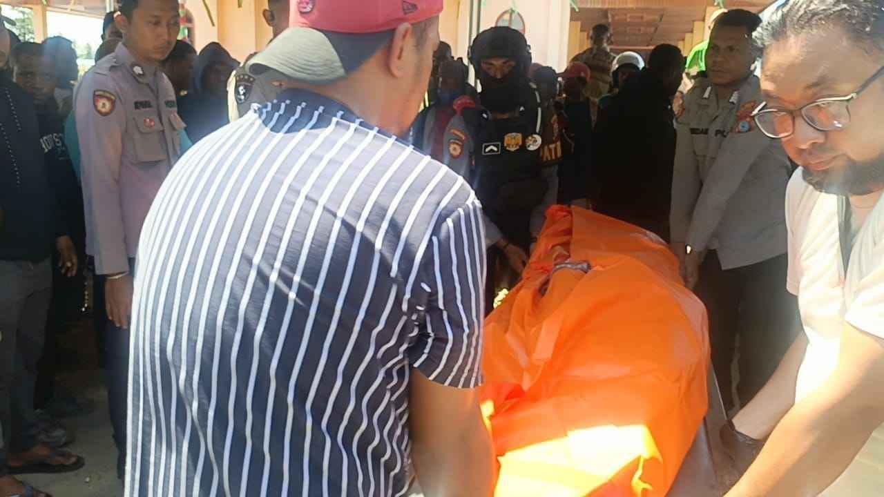 Tragedi Pembunuhan, Korban Sempat Lindungi Anak Sebelum Tewas Ditikam di Depan Gereja Katolik : Keluarga Tekan Polisi Segera Tangkap Pelaku