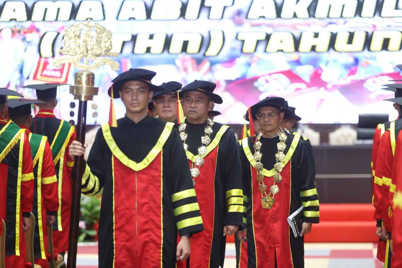 Gubernur Akmil Hadiri Wisuda Sarjana Terapan 380 Pama Abituren Akmil TA 2025 Gubernur Akmil Hadiri Wisuda Sarjana Terapan 380 Pama Abituren Akmil TA 2025