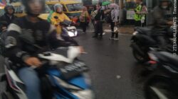 Kanit Lantas Polsek Cikupa Pantau Langsung PECAK, Atur Arus Lalu Lintas Sore Hari 5 IMG 20260122 WA0065