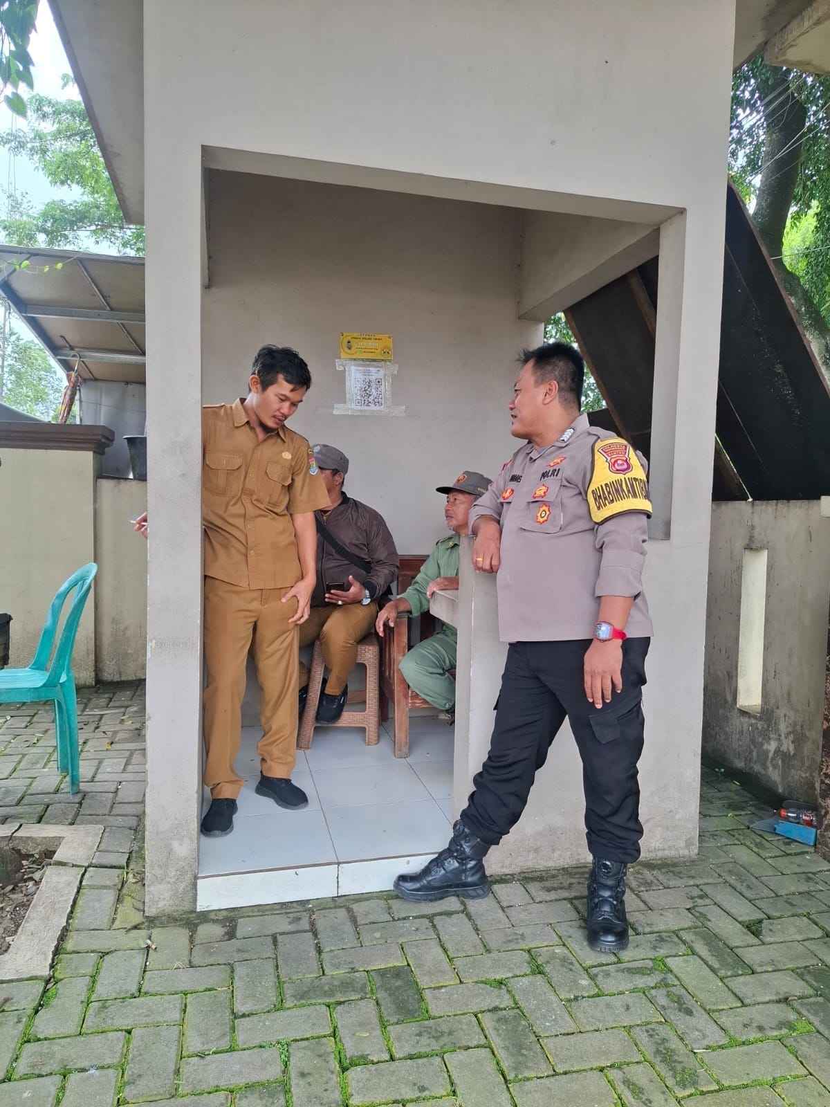 Bhabinkamtibmas Polsek Cikupa Laksanakan Sambang Warga Desa Talaga, Perkuat Kedekatan Polri dan Masyarakat