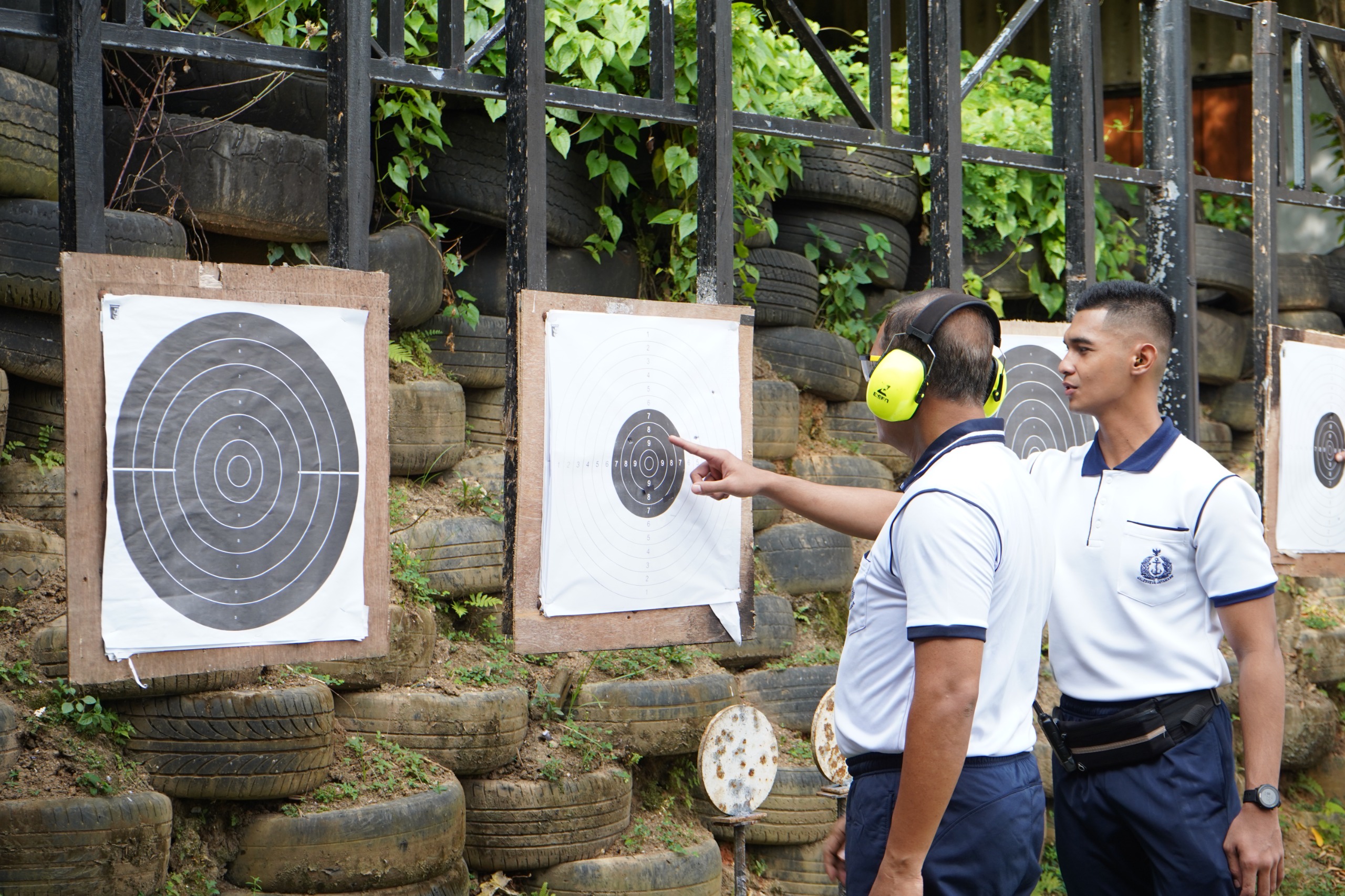 Tingkatkan Kemampuan Menembak, Komandan Kodaeral XIV Pimpin Latihan Menembak Pistol 1 IMG 20260131 WA0008