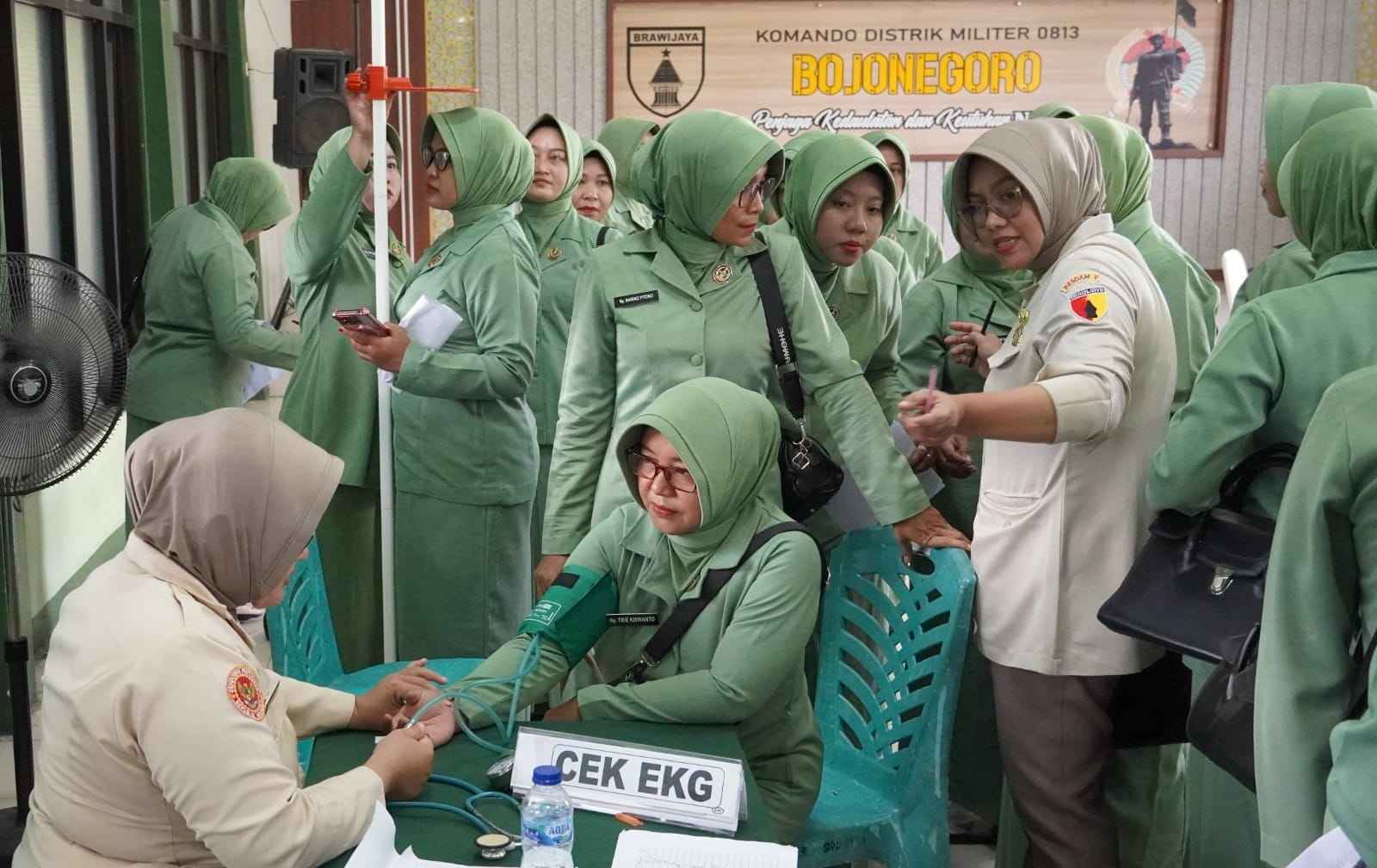 HUT Persit KCK ke- 80, Kodim Bojonegoro Gelar Pemeriksaan EKG dan HPV DNA