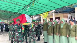 Upacara Militer Iringi Pemakaman Sertu Arifin Cepa yang Gugur dalam Tugas