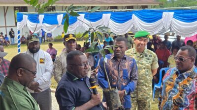 Kapolres Maybrat Hadiri Kegiatan Penanaman Pohon dalam Rangka HUT ke-70 Paroki Santo Yosep Ayawasi