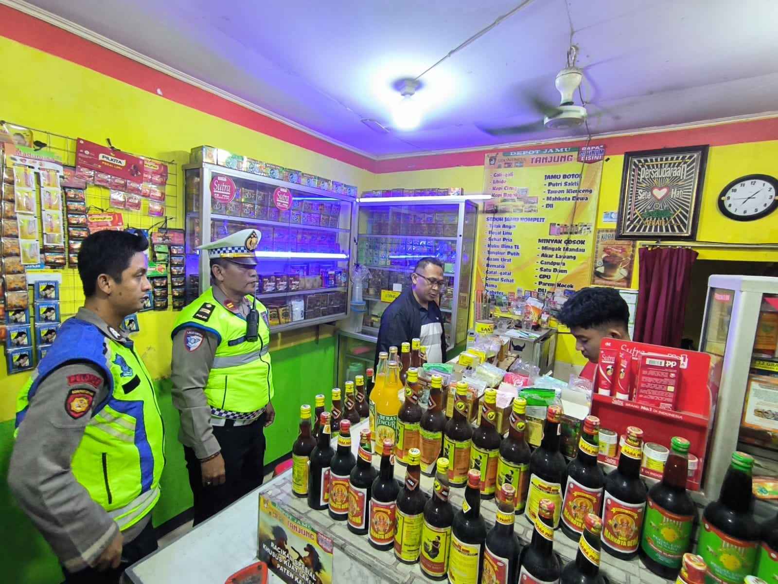 IPTU Udi Muhdi Pimpin Operasi Pekat, Amankan Miras di Wilayah Cikupa