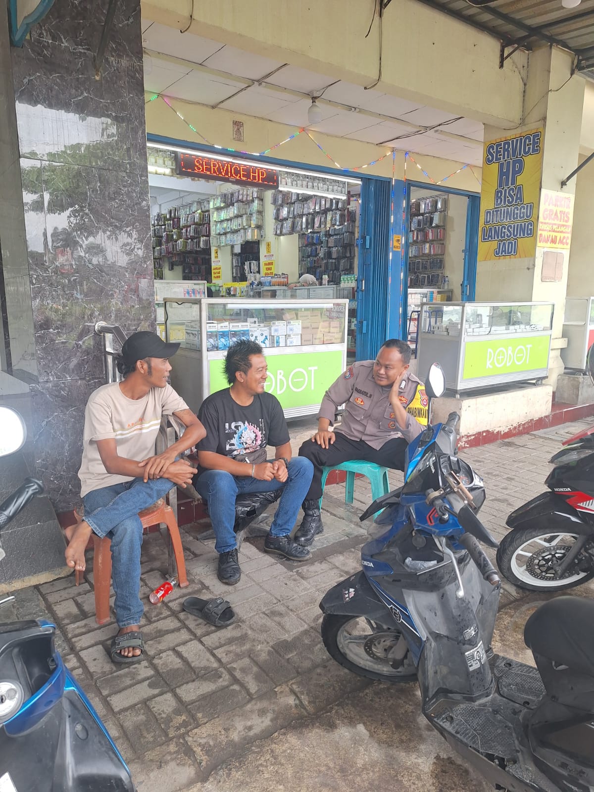 Bhabinkamtibmas Desa Cikupa Laksanakan Program Poliran di Citra Raya 1 IMG 20260222 WA0009