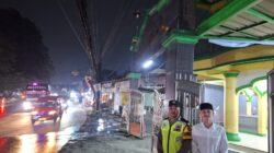 Personel Polsek Cikupa Laksanakan Pengamanan Sholat Tarawih di Pasir Gadung
