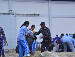 Satgas Ops Trisila 2026 Armada III Gelar Aksi Simpatik Bersihkan Rumah Ibadah dan Pesisir Bersama Warga di Maluku