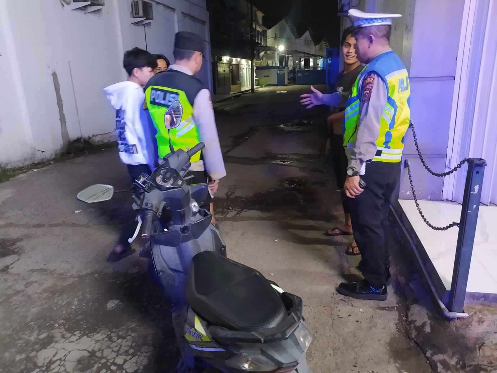 IPDA Syaiful Rusdiansyah Terjun Langsung Kawal Ops Cipkon KRYD Polsek Cikupa di Malam Suci Ramadhan IPDA Syaiful Rusdiansyah Terjun Langsung Kawal Ops Cipkon KRYD Polsek Cikupa di Malam Suci Ramadhan