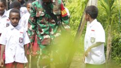 Kepedulian TMMD Ke-127 Kodim 1804/Kaimana Antar Anak Kampung Marsi ke Sekolah Lewat Jalur Laut 7 IMG 20260302 WA0055