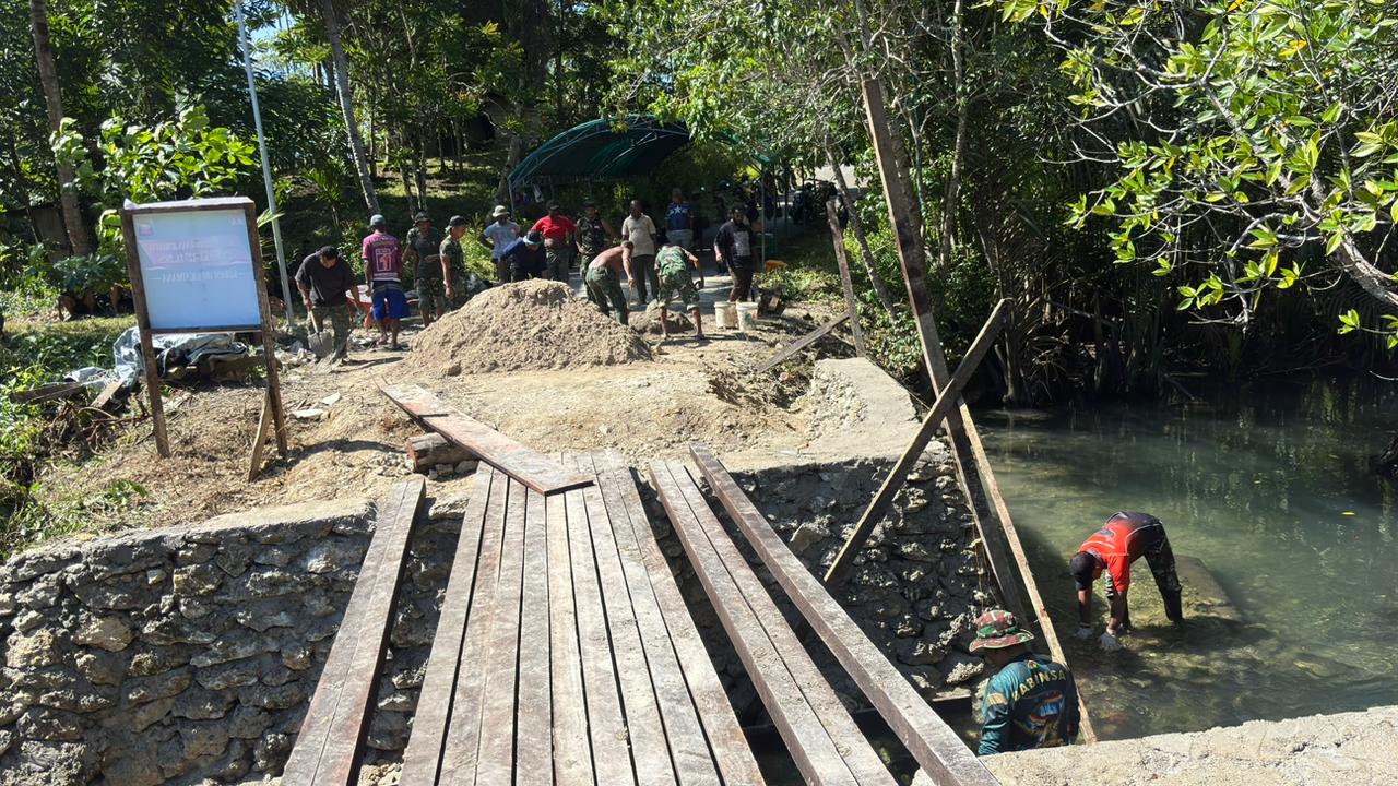 Melalui TMMD Ke-127 Kodim 1804/Kaimana Terus Kerjakan Pembangunan Jembatan di Kampung Sisir 1 IMG 20260303 WA0035