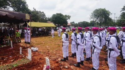 Danyonif 2 Marinir Pimpin Upacara Pemakaman Militer (Alm) Kapten Marinir Rahadian Fadillah 11 IMG 20260309 WA0091