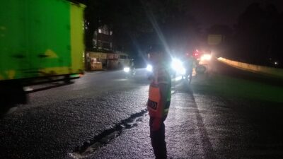 Polsek Cikupa Laksanakan Penyekatan Truk Sumbu Tiga di Kedaton 9 IMG 20260309 WA0116