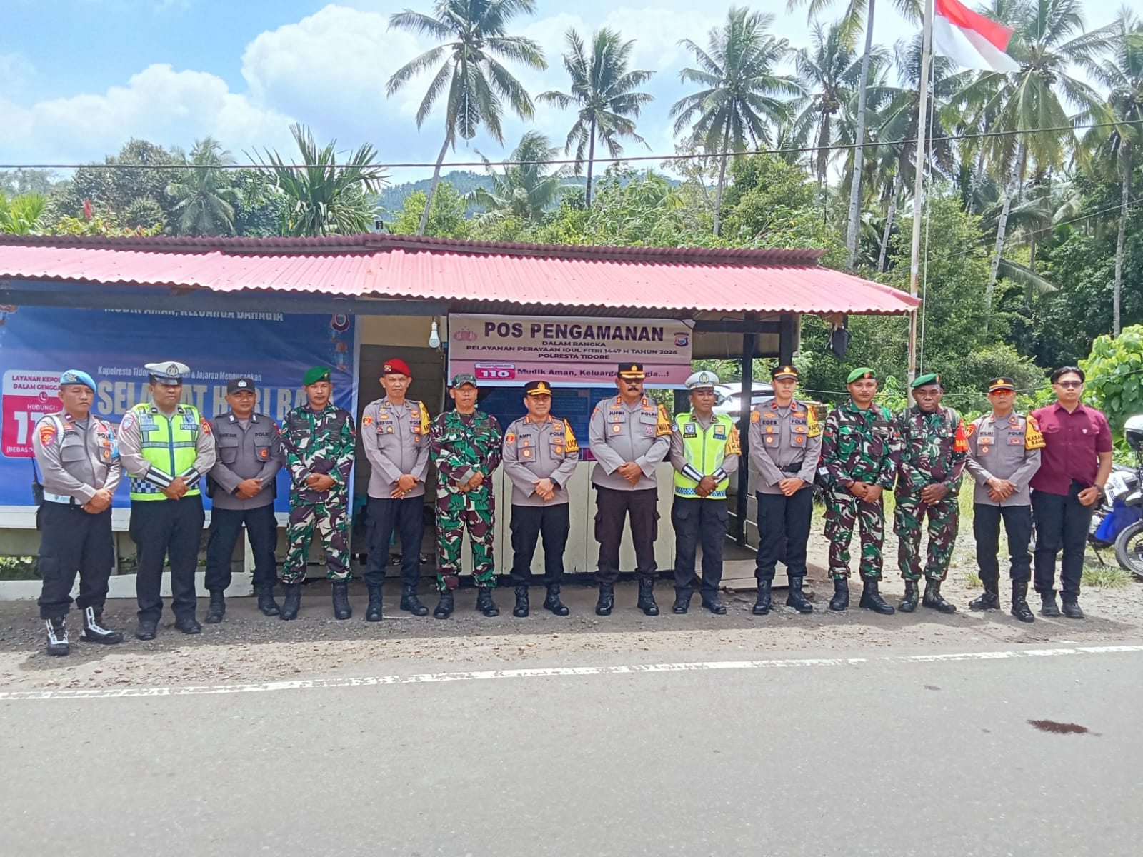 Pastikan Mudik Aman, Personel Kodim 1505/Tidore Disiagakan di Pos Pengamanan 8 IMG 20260314 WA0054