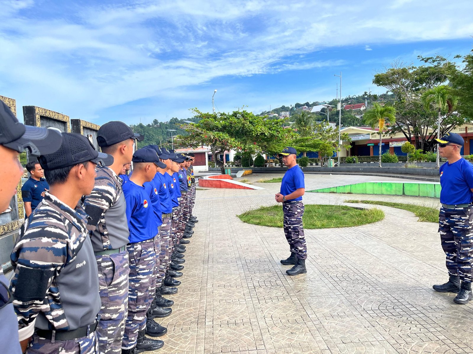 Bakti Sosial, Satgas Trisila 2026 Koarmada III Gelar Aksi Bersih-Bersih di Tugu Fakfak 1 IMG 20260316 WA0079 scaled
