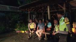 Anggota Polsek Cikupa Ronda Siskamling Bersama Warga Desa Cikupa