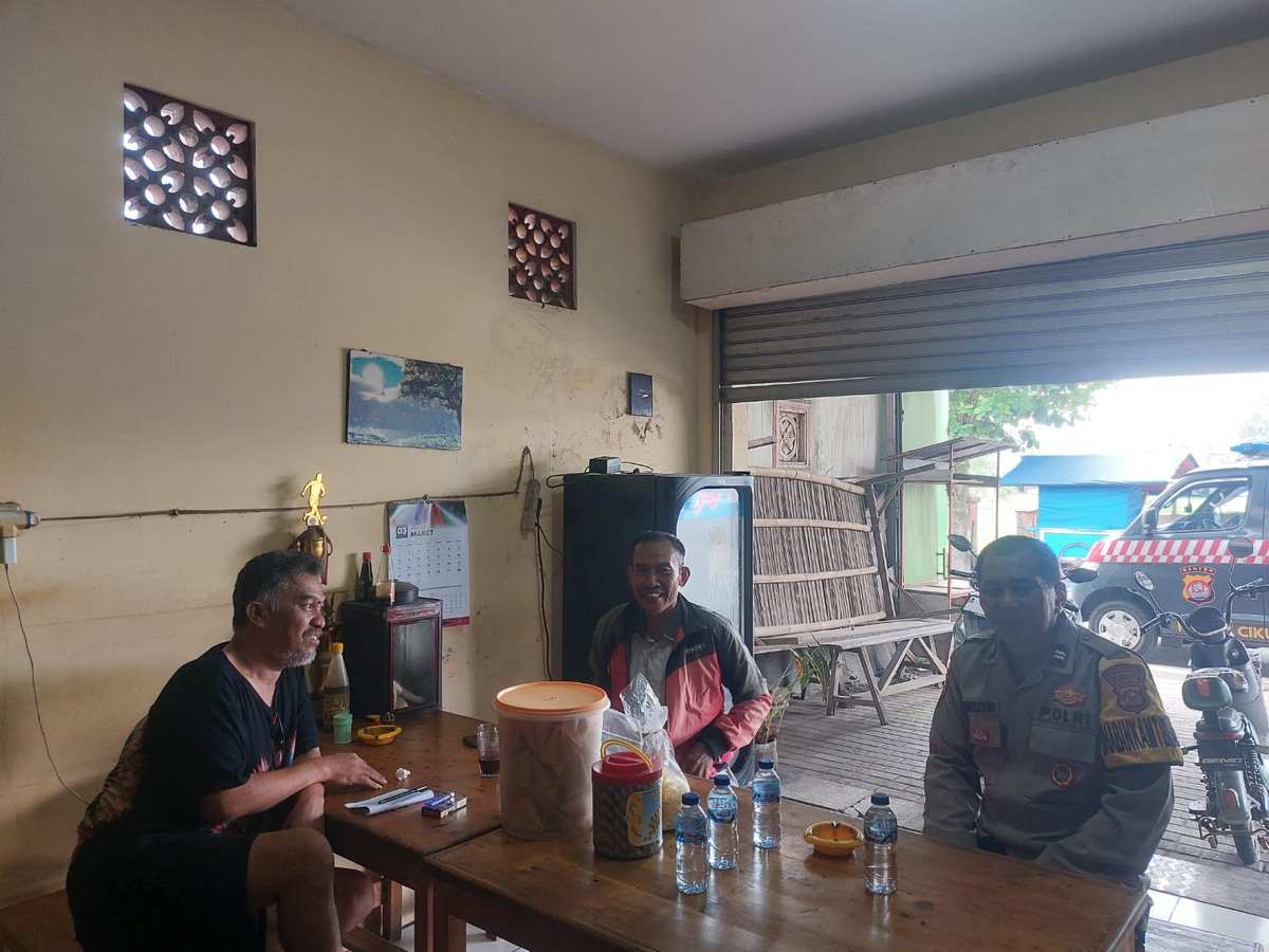 Bhabinkamtibmas Desa Sukadamai Sambang Warga, Sampaikan Himbauan Kamtibmas