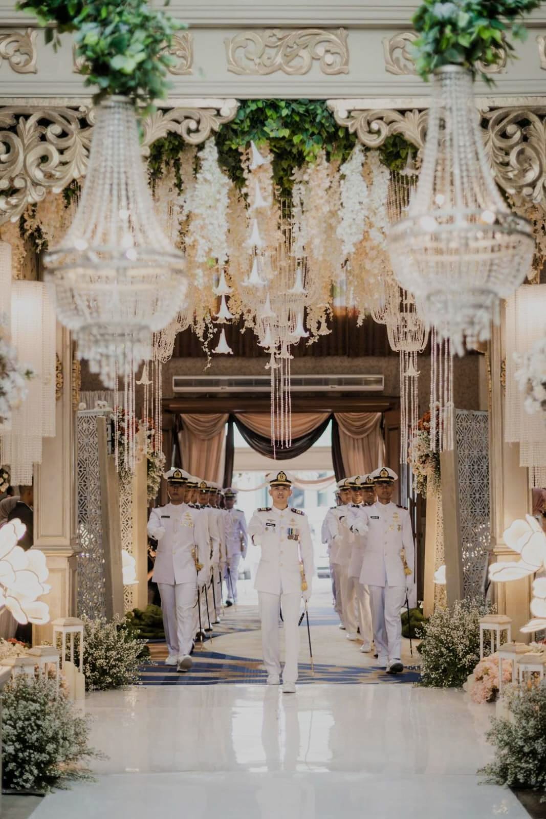 Sakral dan Membanggakan, Tradisi Pedang Pora Warnai Pernikahan Perwira Yonif 2 Marinir 8 IMG 20260401 WA0007