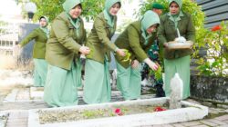 Persit KCK Kodim Bojonegoro Laksanakan Ziarah Rombongan dan Tabur Bunga 3 IMG 20260401 WA0012