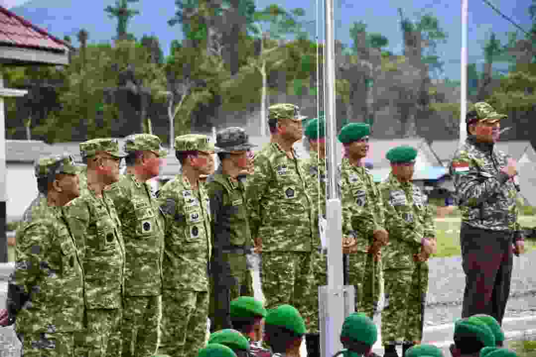 Wapang TNI Dampingi Menhan RI Tinjau Kesiapan Yonif TP 805/KSW di Papua Barat