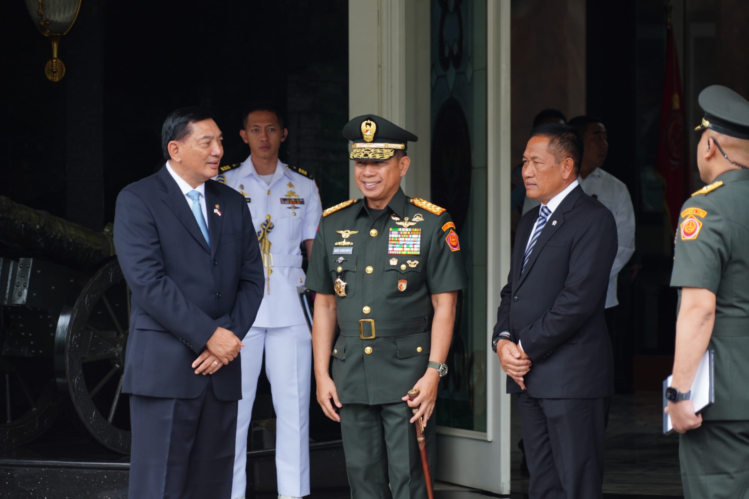 Perkuat Kemitraan Strategis Melalui Pertemuan Bilateral, Panglima TNI Dampingi Menhan RI Terima Kunjungan Menhan Jepang
