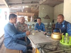 Lewat Program Warbin, Bhabinkamtibmas Polsek Cikupa Pererat Kedekatan dengan Warga Budimulya