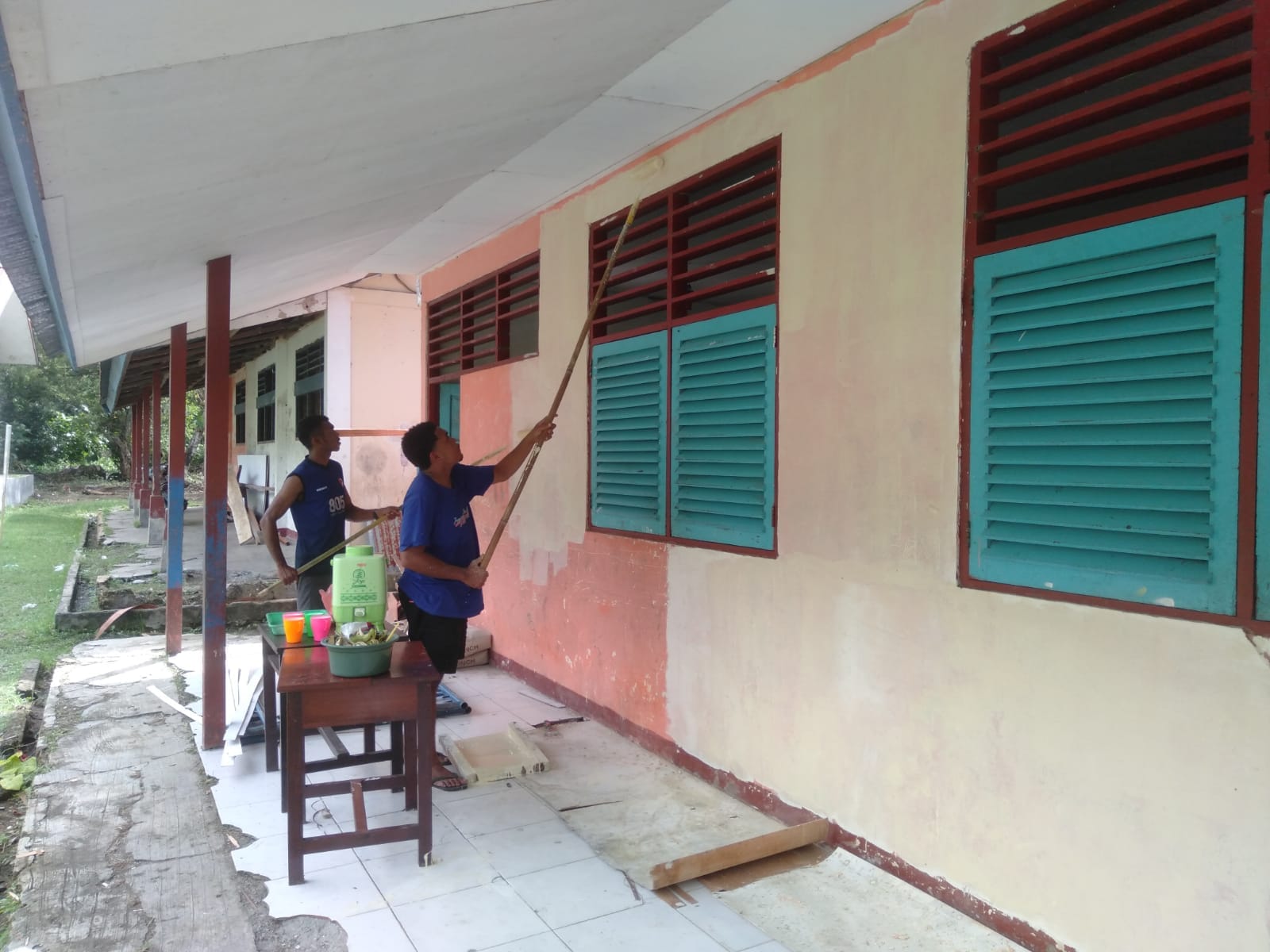 TNI Percepat Renovasi Sekolah melalui TMMD Ke-128, Progres SD Inpres 62 Asai Masuki Tahap Finishing